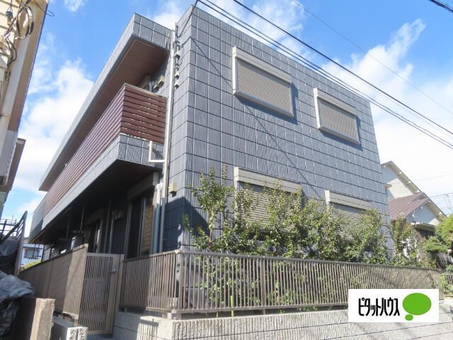 エミーズ1の外観画像