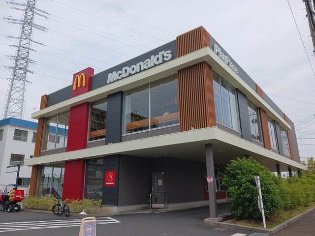 マクドナルドまで160m