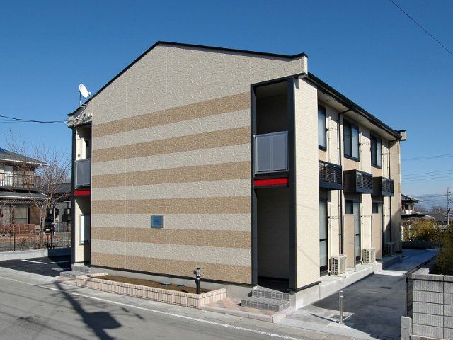 レオパレスカメラートの外観画像