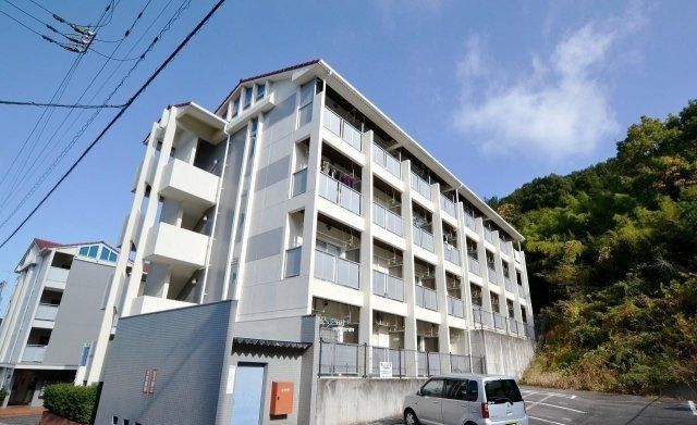 カレッジOZの外観画像