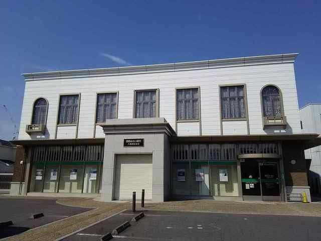 関西みらい銀行 八幡駅前支店まで500m
