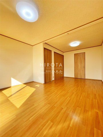 ＴＳＵＴＡＹＡ共立大前店 (1000m)
