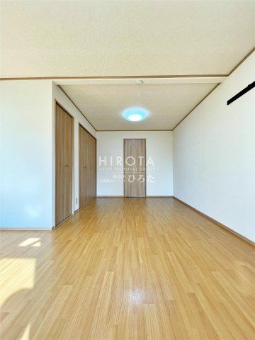 ファミリーマート八幡産医大通り店(310m)