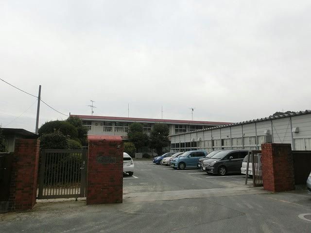 木屋瀬中学校(740m)