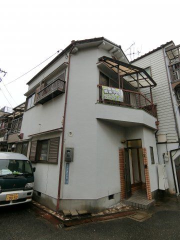 大久保町3丁目貸家の外観画像
