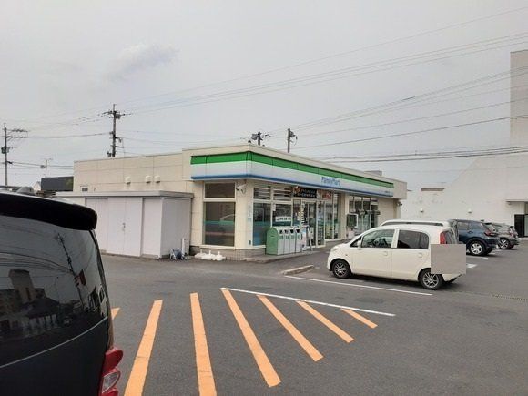 ファミリーマート鹿屋寿四丁目店まで450m
