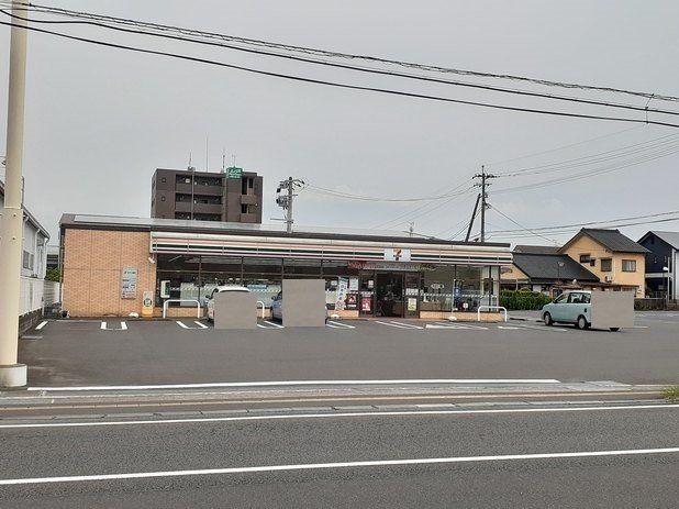 セブンイレブン鹿屋寿８丁目店まで500m