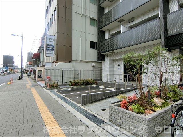 近くに施設あり