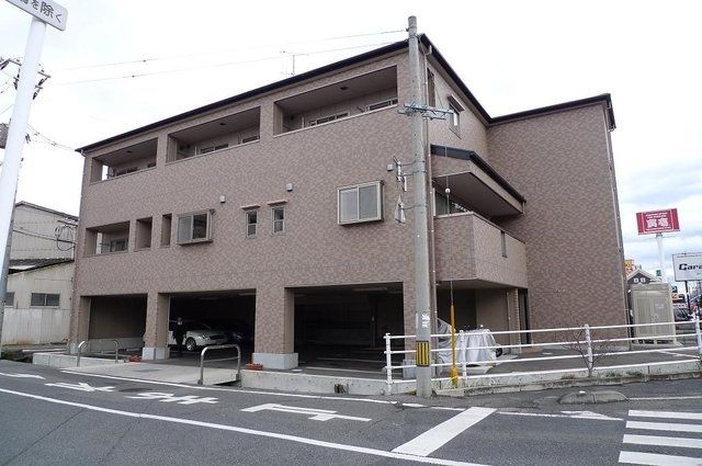 ポンドヒルズの外観画像