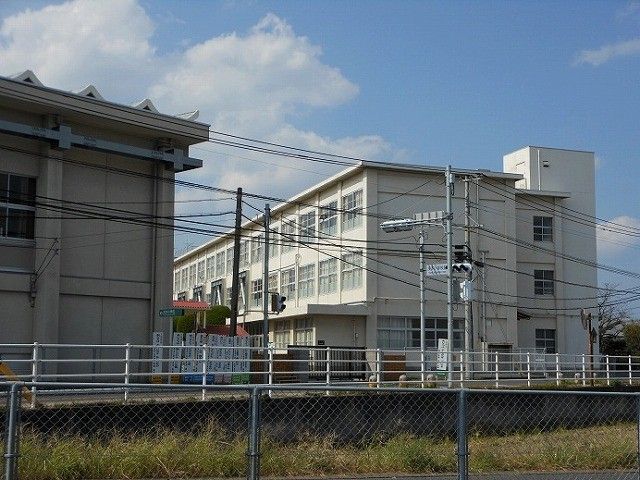 トライアル遠賀店 (3288m)