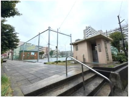 近くに施設あり