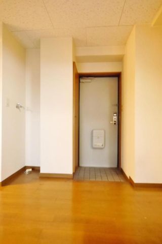 足立小学校(200m)