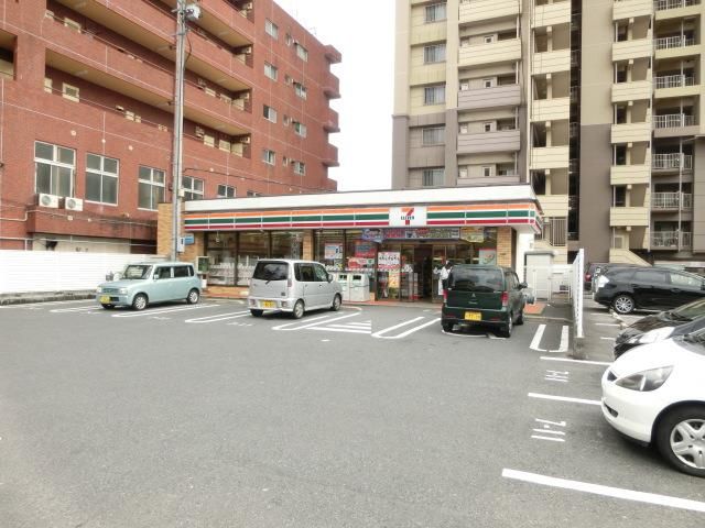 セブン‐イレブン/八幡光明2丁目店(240m)