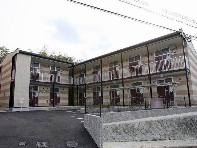 レオパレスビィラ たもんの外観画像
