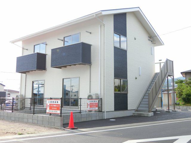 ネオハウス東温Ⅱの外観画像