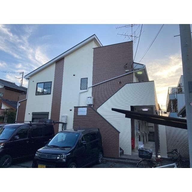 レンナ・レンナの外観画像