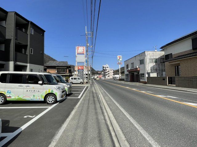 近くに施設あり