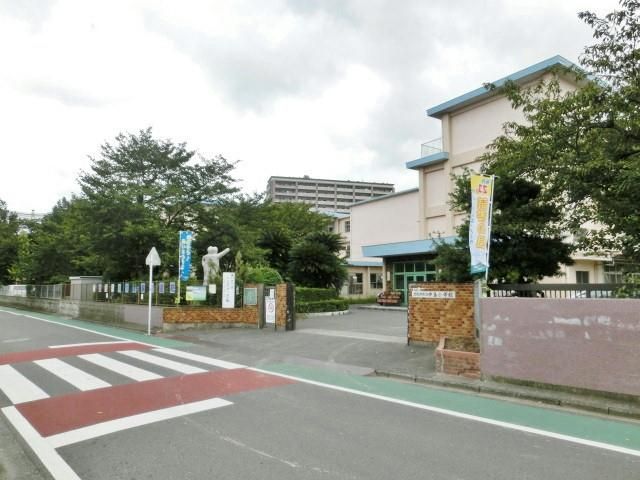 中島小学校(610m)