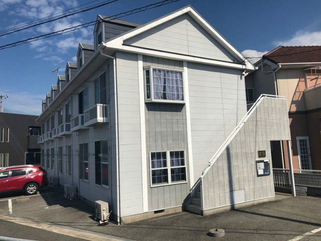 レオパレスWestRiverの外観画像