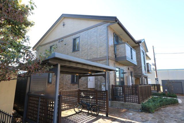 ロイヤルガーデン砺波Ⅱ Bの外観画像