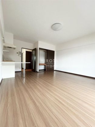 セブンイレブン八幡大浦1丁目店(560m)
