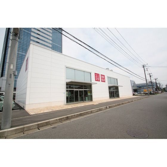 ショッピング施設「ユニクロ 厚木インター店まで900m」