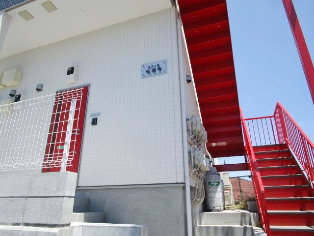 ラフィネ弘明寺の外観画像