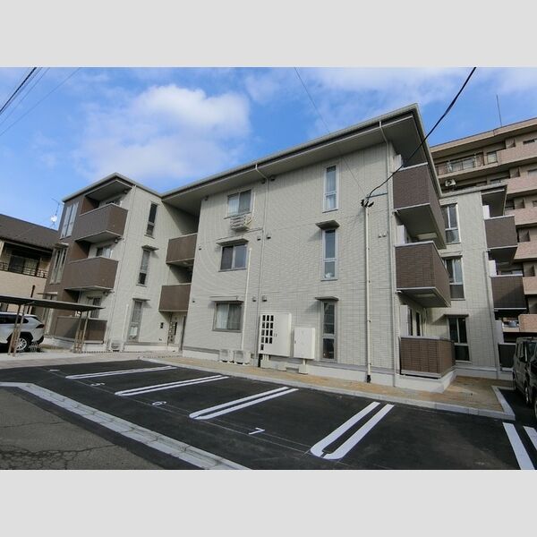 フォート76の外観画像