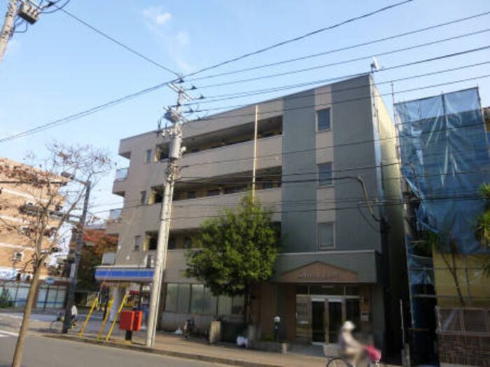 シャイニーラークの外観画像