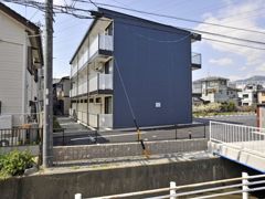 レオパレスダウンフィールドの外観画像