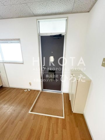 Yショップ小宮酒店 (256m)