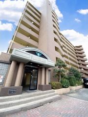 シャトーレイクルイーズの外観画像