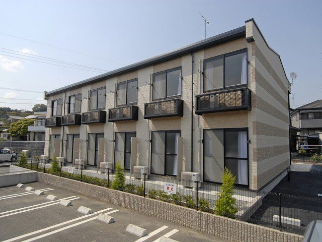 レオパレスグレンツェⅡの外観画像