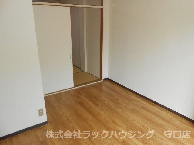 ベッドルーム