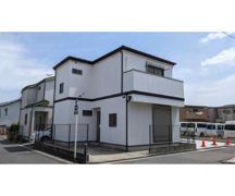 磯子区滝頭2丁目貸家1号棟の外観画像