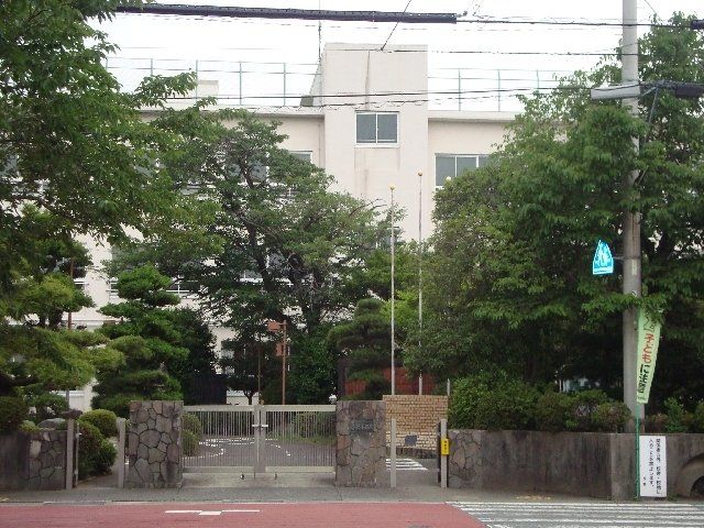 その他「市立岩松小学校まで1800m」
