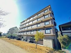 プラムグロウブの外観画像