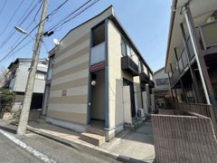 レオパレスパステロの外観画像