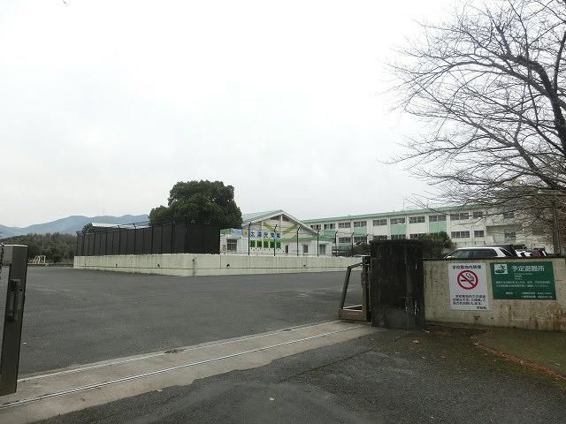 楠橋小学校(400m)