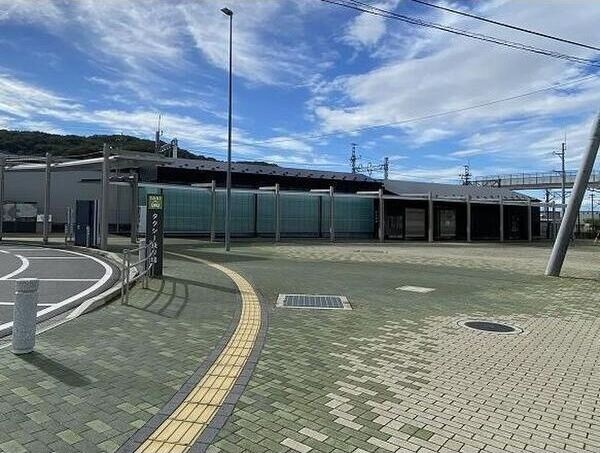 近くに施設あり