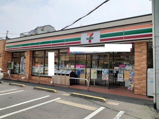 セブンイレブンまで99m