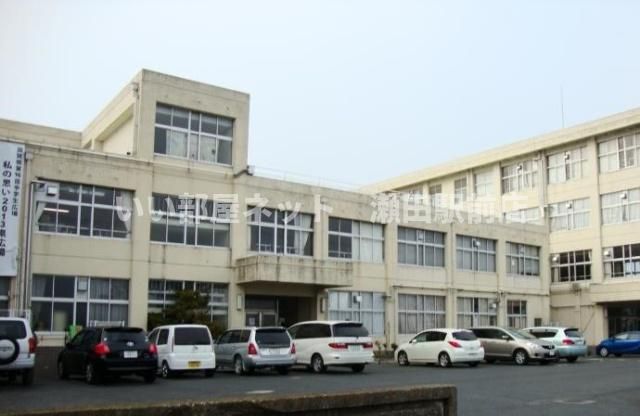 草津市立新堂中学校(中学校)まで2000m