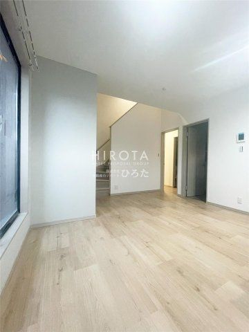 FCO・OP折尾店(370m)