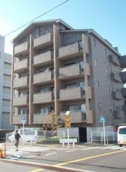 クラージュKAMAKURAYAの外観画像