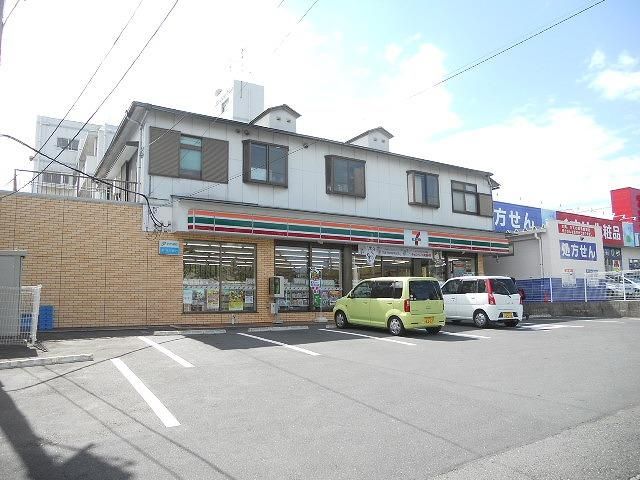 セブン‐イレブン/若松高須店(560m)