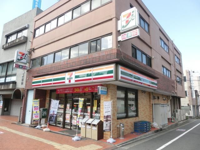 セブンイレブン(140m)