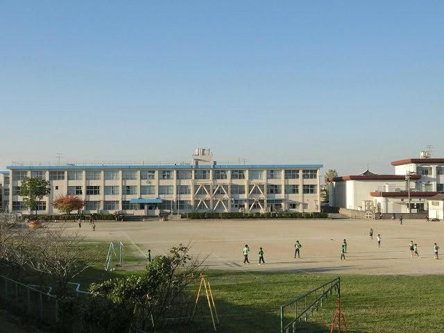 中間市立中間小学校(1030m)