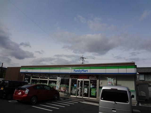 ファミリーマート八幡香月西店(190m)