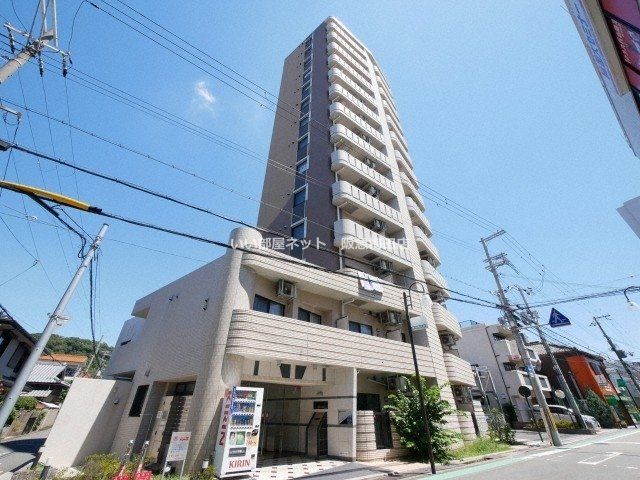 RIDGE江坂(旧ルクレ江坂)の外観画像
