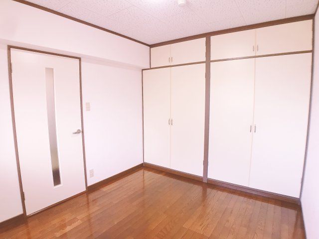 ベッドルーム